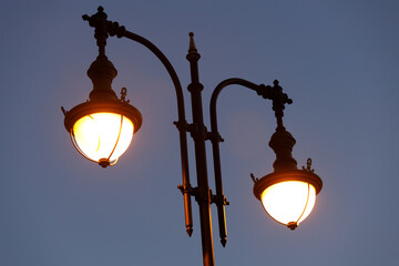 Aufkleber - beautiful burning street lamp in the evening
