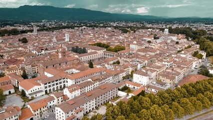 Canvas Print - Amazing aerial view of Lucca, famous town of Tuscany