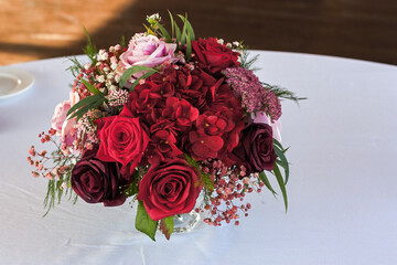 Wall Mural - Beautiful flower arrangement of red flowers close up