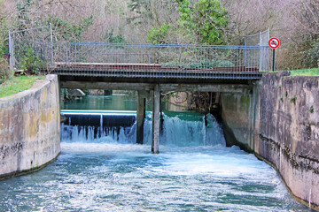 Canvas Print - pont sur le torrent