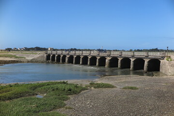 Wall Mural - Brücke von Portbail,  Cotentin Normandie