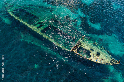 Fotografía Aerial view of shipwreck Michelle near the island Dugi otok in Adriatic sea, Cro