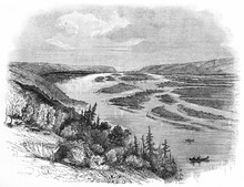 Large Landscape Lost On The Horizon Of Prairie Du Chien, USA. River, Shores And Vegetation. Ancient Grey Tone Etching Style Art By Huet, Published On Le Tour Du Monde, Paris, 1861