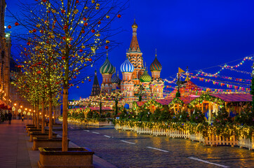 Wall Mural - Moscow Kremlin and Red Square with the New Year and Christmas decorations in Moscow, Russia.