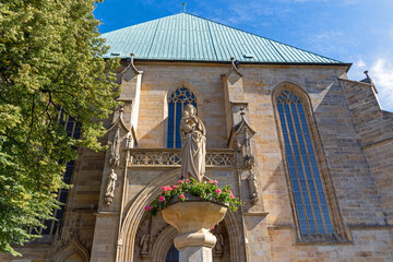 Wall Mural - Marienstatue am Erfurter Dom  