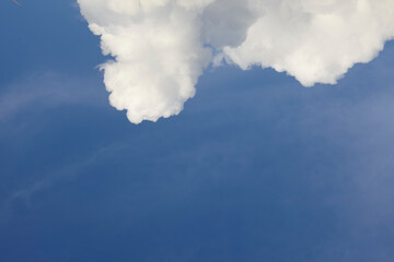 Wall Mural - Nube blanca en el cielo