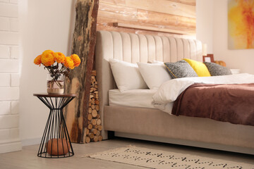 Poster - Cozy bedroom interior inspired by autumn color scheme