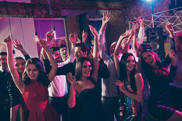 Poster - Photo portrait of cheerful young people dancing at nightclub