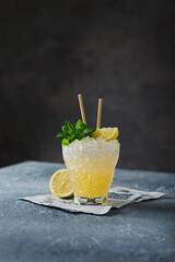 Sticker - ellow cocktail with lemon, mint and crushed ice