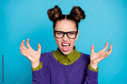 Cuadros en Lienzo Close-up portrait of her she nice attractive angry mad fury schoolgirl scaring a