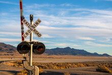 An Image Of A Railroad Crossing Sign.