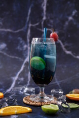 Poster - cocktail with ice and lemon