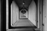 Fototapeta Do przedpokoju - A walk down the halls