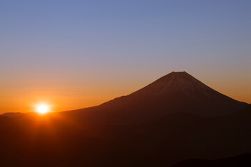 Sticker - 櫛形山から日の出の富士山