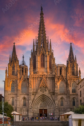 Fotomural Gothic Cathedral of the Holy Cross and Saint Eulalia, or Barcelona Cathedral in