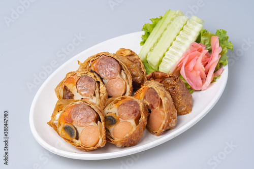 Cuadros en Lienzo "Hae Keung" deep-fried shrimp rolled or shrimp ball wrapped with tofu skin