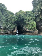 ISLA EN EL MAR DE PANAMA