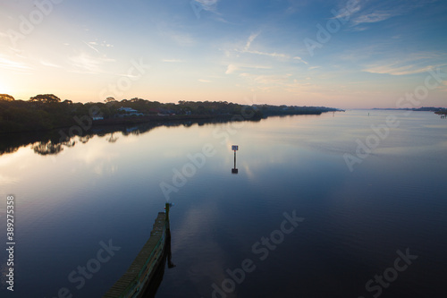 Fotografía Sunrise over intercoastal waterway in spring