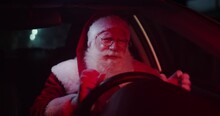 Santa Claus Annoyed In Car Stuck In Traffic. 4K.