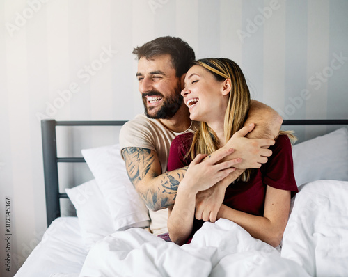 Cuadros en Lienzo couple love bedroom bed lying romance happy relationship valentine day together