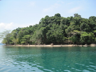 Wall Mural - The stunning beaches, islands and turquoise ocean outside of Sihanoukville (Kampong Som) in Cambodia, Asia