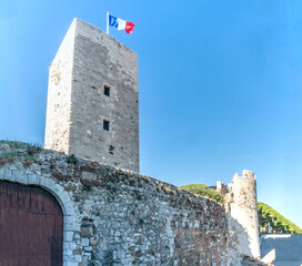 Eglise et fort du Suquet sur les hauteurs de Cannes