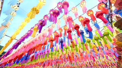 Canvas Print - 4K Timelapse Video of Lamphun Lantern Festival at Phra That Hariphunchai Temple, THailand.