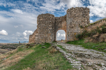 Wall Mural - Ancient ruins of the medieval wall gate of Sepúlveda in the province of Segovia (Spain)