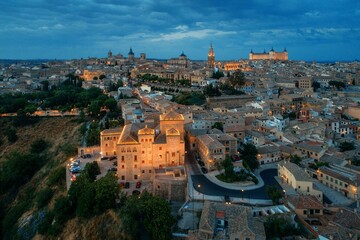 Canvas Print - Aerial view of Toledo skyline night