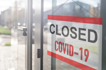 Aufkleber - Business office or store shop is closed, bankrupt business due to the effect of novel Coronavirus (COVID-19) pandemic