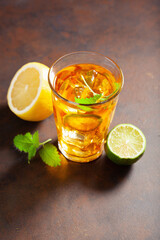 Canvas Print - ice tea with lemon and mint