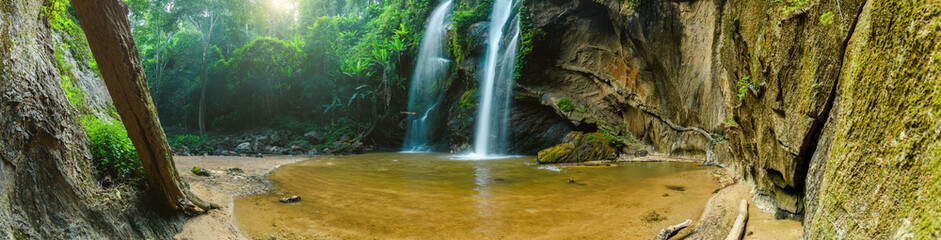 Aufkleber - Panoramic beautiful deep forest waterfall in Chiang Mai Province at Thailand.