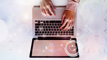 Canvas Print - Woman working on a laptop