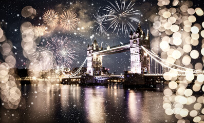 Wall Mural - christmas lights and snow in London Tower bridge at night