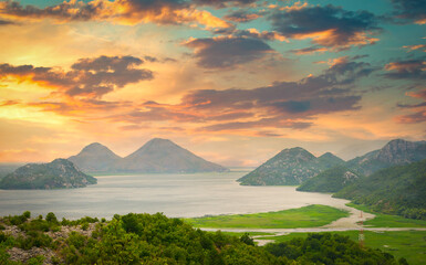 Sticker - Mountains on lake