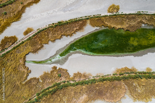 Fotografía Evaporation Ponds Salton Sea Paint Strange Colors and Patterns