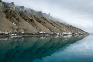 Wall Mural - Eremitten Point, Spitsbergen Island, Svalbard, Norway
