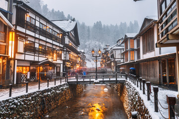 Fototapete - Obanazawa Ginzan Onsen, Japan in Winter