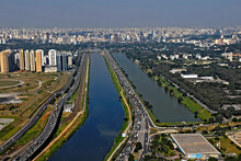 Vista Aérea Do Rio Pinheiros. São Paulo. Brasil