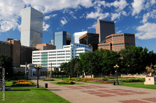 Fotomural View From The Civic Center Park To The Skyscrapers Of The Financial District In