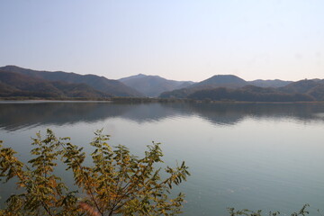 Wall Mural - lake and mountains