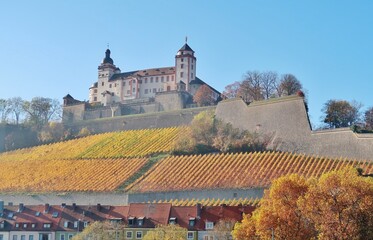 Würzburg, Festung Marienberg in herbstlichen Farben
