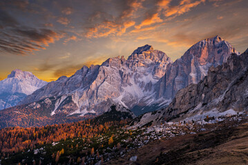 Wall Mural - beautiful landscape of mountains during autumn