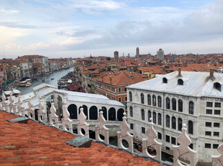 Wall Mural - Buildings and Rialto Bridge along the Grand Canal in Venice, Italy