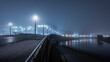 Hugo-Preuss-Brücke im Regierungsviertel Berlin an der Spree im Nebel