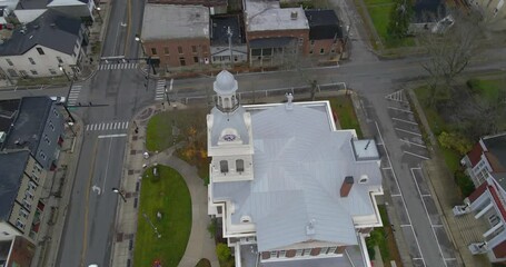 Wall Mural - Flying around Jessamine County Courthouse in Downtown District of Nicholasville, Kentucky