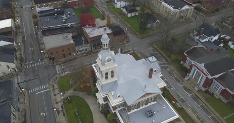 Wall Mural - Flying around Jessamine County Courthouse in Downtown District of Nicholasville, Kentucky