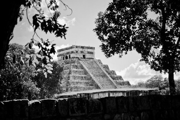 Chichen Itza behind 