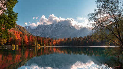  Colorful autumn foliage at the alpine lake