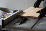 Fototapeta  - Corte de madera en sierra circular, industria